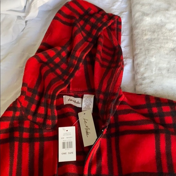 Oversized Le Moda poncho in red plaid - Picture 2 of 3